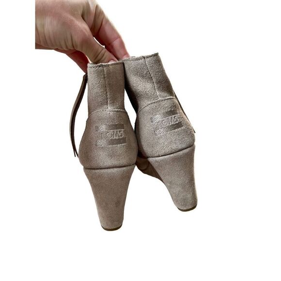 Toms Womens Size 6.5 Desert Wedge High Taupe Suede Croc Embossed Ankle Bootie - Picture 12 of 12